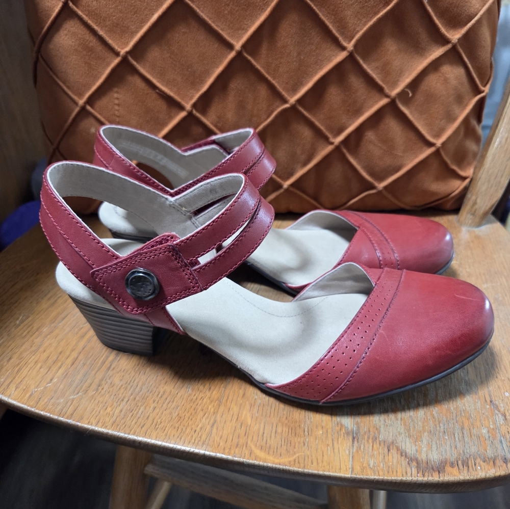 Clarks Collection Womens Valarie Rally Pump or Closed Toe Sandals 10 Red Leather - Picture 8 of 10